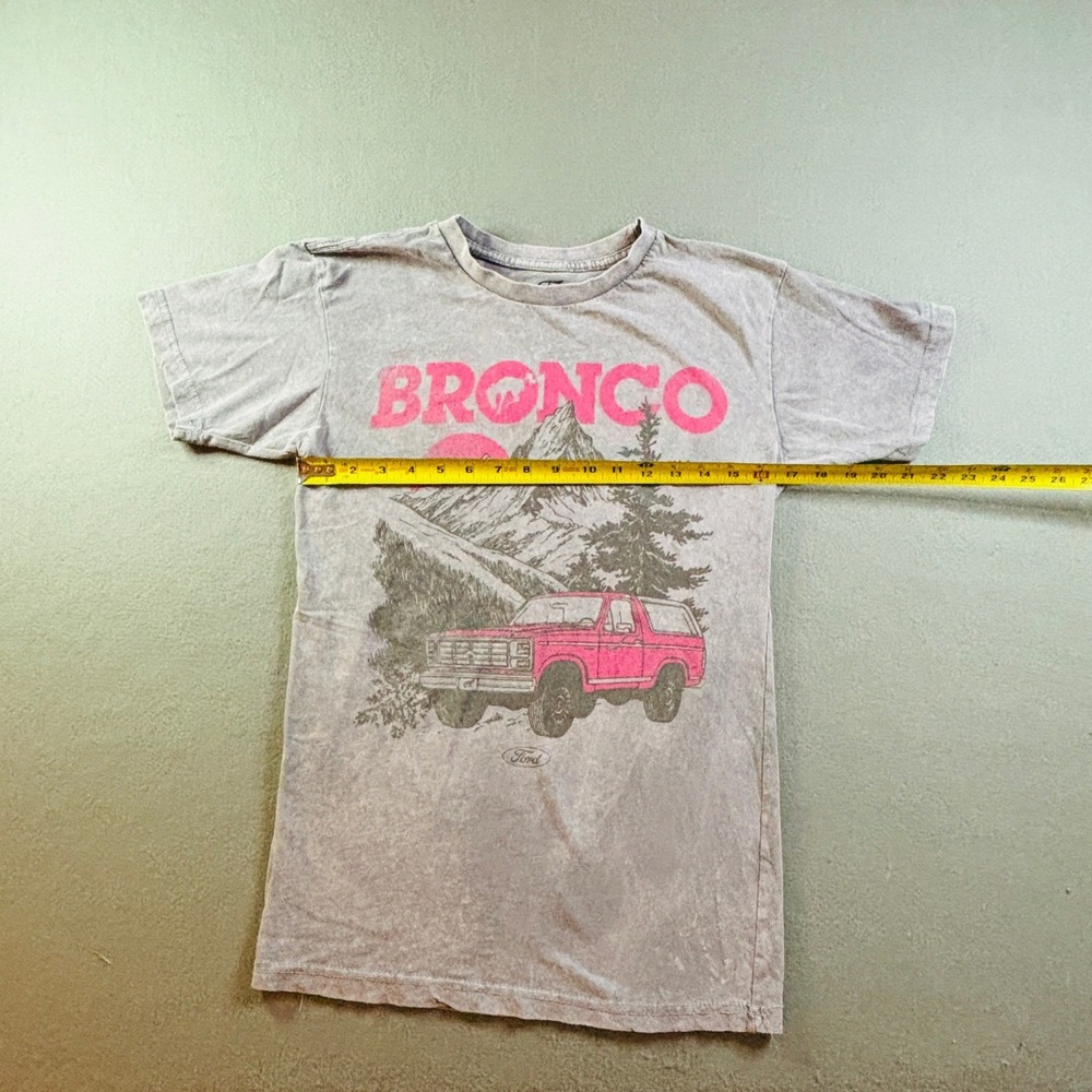 Ford Bronco Mens S T-Shirt Gray Pink Acid Wash Westerncore Cowgirl Streetwear - Picture 3 of 8